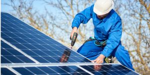 Installation Maintenance Panneaux Solaires Photovoltaïques à Roussillon
